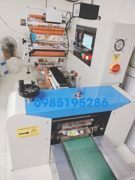 Máy đóng gói bánh vừng vòng