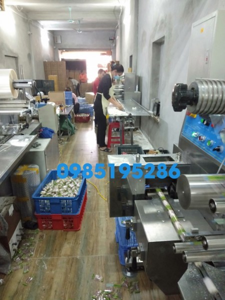 Máy đóng gói kẹo mè xửng