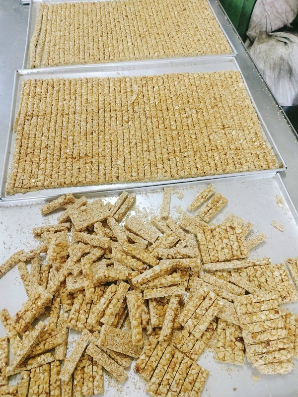 Máy đòng gói bánh cáy, kẹo lạc
